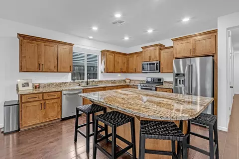817 Stage Stop Loop, Rocklin, CA 95765 photo 2