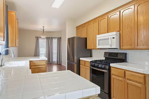 Kitchen - 1250 Wimbledon Dr, San Andreas, CA 95249 photo 7 of 7