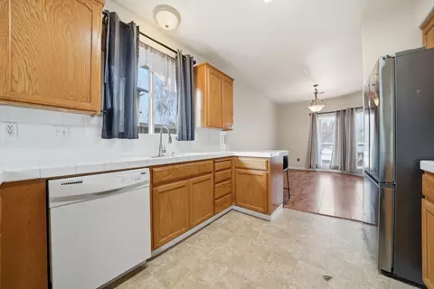 Kitchen - 1250 Wimbledon Dr, San Andreas, CA 95249 photo 4 of 7