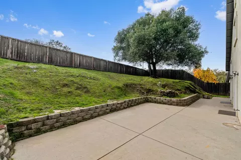 Exterior - 1250 Wimbledon Dr, San Andreas, CA 95249 photo 8 of 10