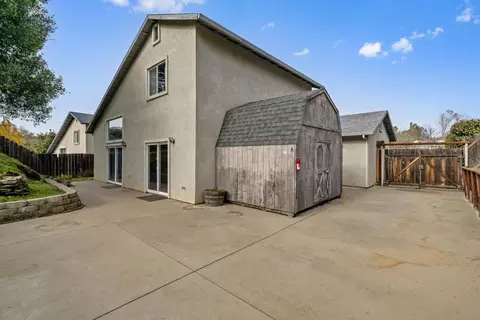 Exterior - 1250 Wimbledon Dr, San Andreas, CA 95249 photo 9 of 10