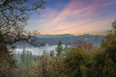 11838 Flying T Rd, Penn Valley, CA 95946