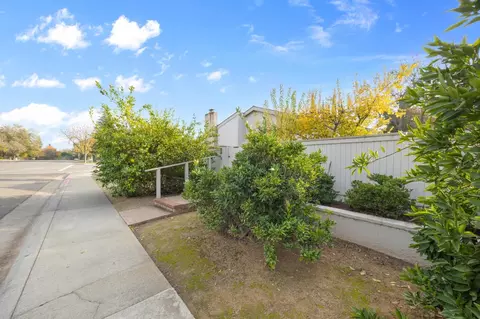 Exterior - 1317 Lake Blvd, Davis, CA 95616 photo 17 of 21