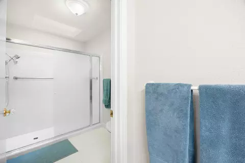 Bath - 1317 Lake Blvd, Davis, CA 95616 photo 2 of 7