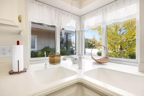 Kitchen - 1317 Lake Blvd, Davis, CA 95616 photo 2 of 6