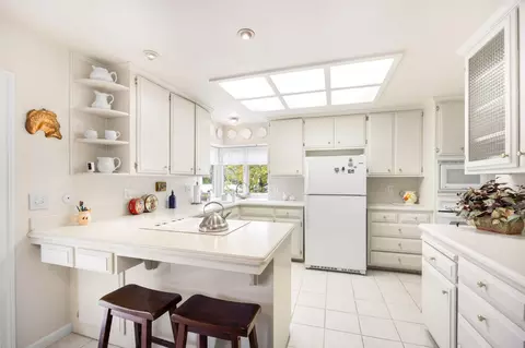 Kitchen - 1317 Lake Blvd, Davis, CA 95616 photo 3 of 6
