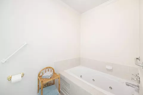 Bath - 1317 Lake Blvd, Davis, CA 95616 photo 5 of 7