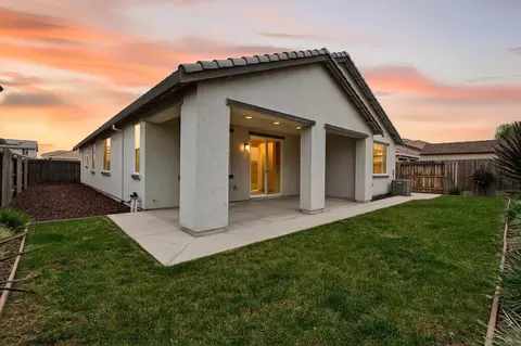 Exterior - 2340 Bellows Way, Lodi, CA 95242 photo 4 of 9