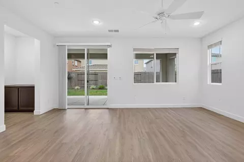 Living - 2340 Bellows Way, Lodi, CA 95242 photo 5 of 6