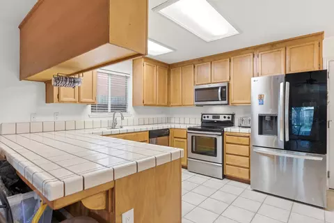 Kitchen - 2717 Lahontan Dr, Modesto, CA 95358 photo 1 of 3