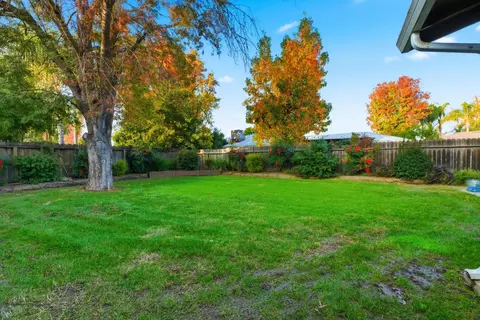 Exterior - 2717 Lahontan Dr, Modesto, CA 95358 photo 2 of 3