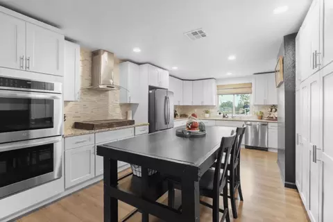 Kitchen - 960 Elma St, Hickman, CA 95323 photo 6 of 6