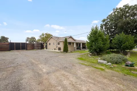 Exterior - 960 Elma St, Hickman, CA 95323 photo 6 of 8