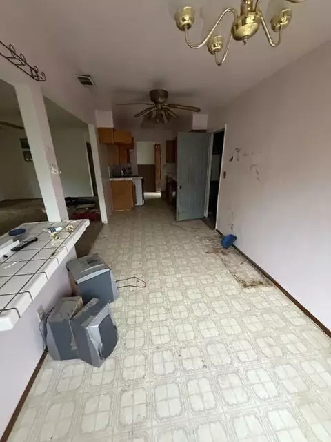 Entry Way - 416 Tennyson Dr, Modesto, CA 95351 photo 2 of 3