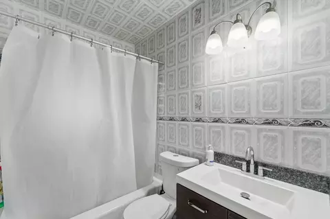 Bath - 2497 E Marsh St, Stockton, CA 95205 photo 1 of 4