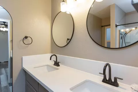 Bath - 1730 Fulkerth Rd, Turlock, CA 95380 photo 1 of 4