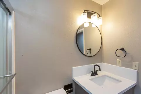 Bath - 1730 Fulkerth Rd, Turlock, CA 95380 photo 4 of 4