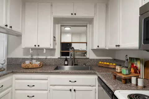 Kitchen - 6732 Beech Ave, Orangevale, CA 95662 photo 3 of 5