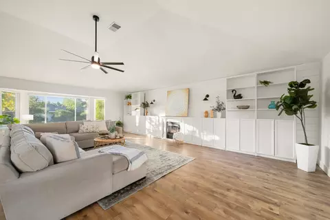 Living - 6732 Beech Ave, Orangevale, CA 95662 photo 3 of 4