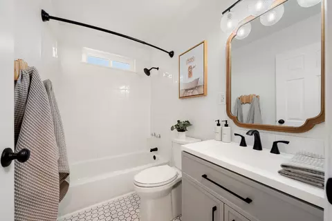 Bath - 6732 Beech Ave, Orangevale, CA 95662 photo 3 of 3