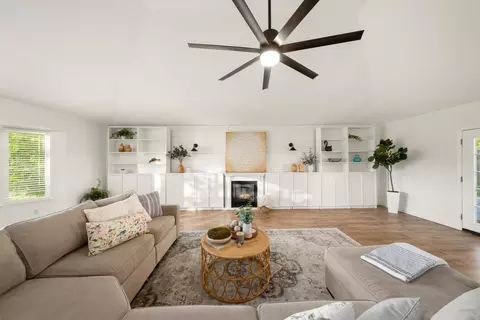 Living - 6732 Beech Ave, Orangevale, CA 95662 photo 2 of 4