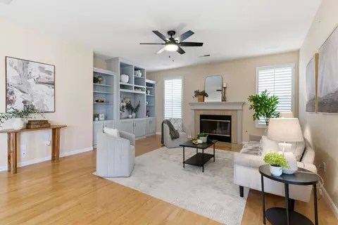 Living - 297 Brookview Dr, Tracy, CA 95377 photo 3 of 4