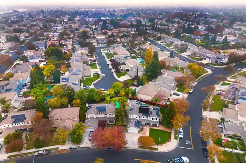 View/Area - 297 Brookview Dr, Tracy, CA 95377 photo 7 of 7