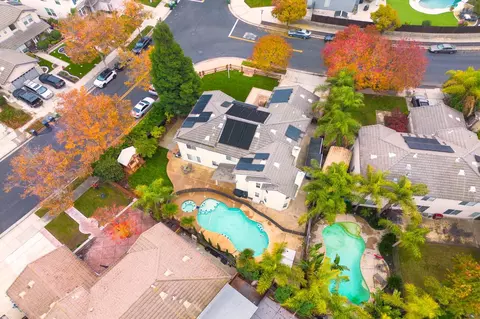 View/Area - 297 Brookview Dr, Tracy, CA 95377 photo 4 of 7