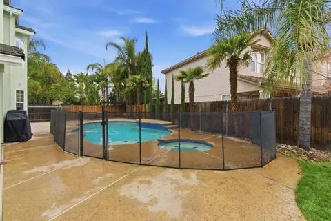 Exterior - 297 Brookview Dr, Tracy, CA 95377 photo 8 of 13
