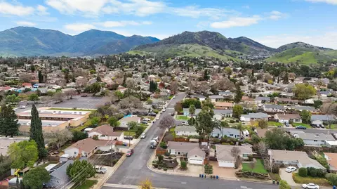 1493 Delaware Dr, Concord, CA 94521 photo 3