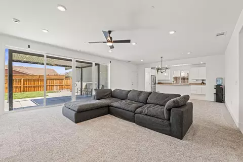 Living - 758 W Main St, Winters, CA 95694 photo 2 of 3