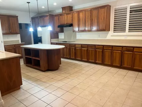Kitchen - 2261 Pillsbury Rd, Manteca, CA 95337 photo 1 of 2