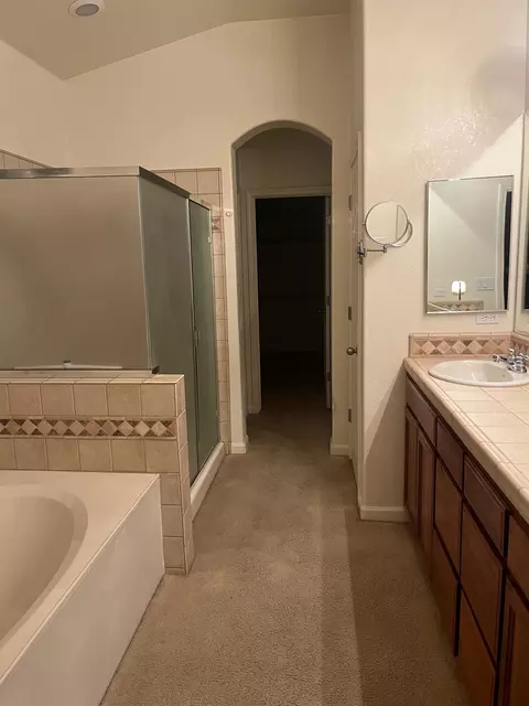 Bath - 2261 Pillsbury Rd, Manteca, CA 95337 photo 1 of 1