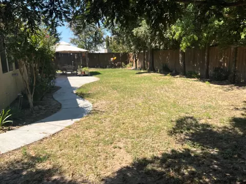 Exterior - 2261 Pillsbury Rd, Manteca, CA 95337 photo 5 of 7
