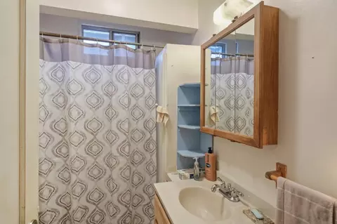 Bath - 2202 6th St, Ceres, CA 95307 photo 1 of 1
