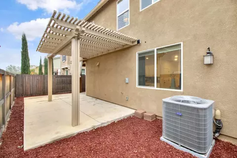 Exterior - 4554 Gray Lodge Loop, Rocklin, CA 95677 photo 7 of 9