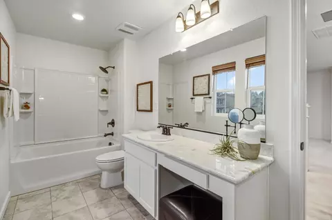 Bath - 4554 Gray Lodge Loop, Rocklin, CA 95677 photo 2 of 7