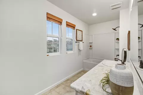 Bath - 4554 Gray Lodge Loop, Rocklin, CA 95677 photo 3 of 7