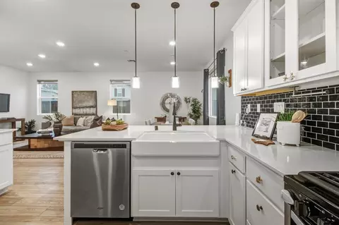 Kitchen - 4554 Gray Lodge Loop, Rocklin, CA 95677 photo 5 of 6