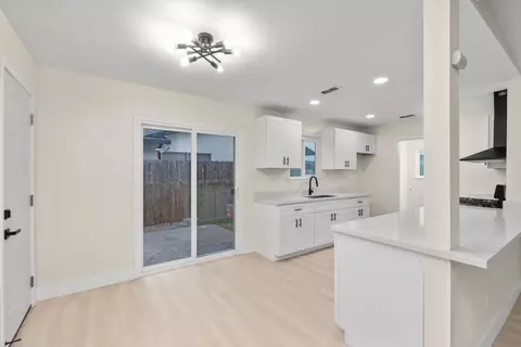 Entry Way - 2115 Valmora Dr, Stockton, CA 95210 photo 3 of 3