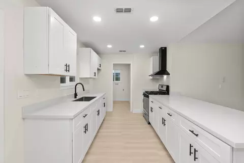 Entry Way - 2115 Valmora Dr, Stockton, CA 95210 photo 1 of 3