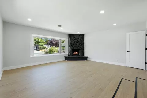 Living - 5942 Ashworth Way, Carmichael, CA 95608 photo 6 of 6