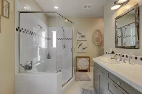 Bath - 12597 Wolf Rd, Grass Valley, CA 95949 photo 5 of 7