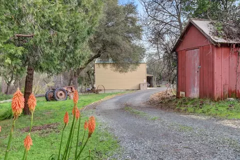 Exterior - 12597 Wolf Rd, Grass Valley, CA 95949 photo 27 of 31