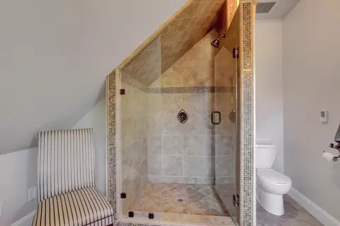 Bath - 12597 Wolf Rd, Grass Valley, CA 95949 photo 4 of 7