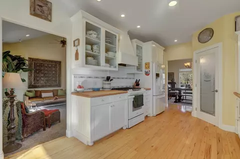 Kitchen - 12597 Wolf Rd, Grass Valley, CA 95949 photo 3 of 9