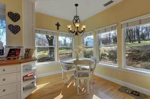 Dining - 12597 Wolf Rd, Grass Valley, CA 95949 photo 5 of 5