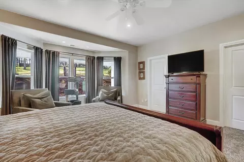 Bedroom - 12597 Wolf Rd, Grass Valley, CA 95949 photo 4 of 8