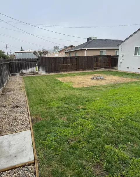 Exterior - 423 Park Ave, Manteca, CA 95337 photo 5 of 5