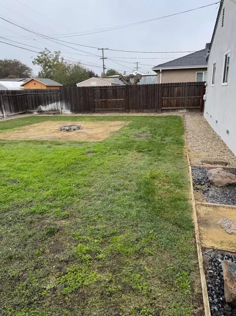Exterior - 423 Park Ave, Manteca, CA 95337 photo 3 of 5